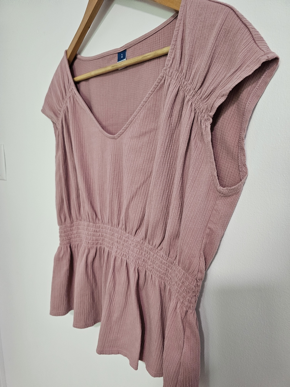 Old Navy Dusty Rose Smocked Waist V-Neck Peplum Top Size Large - Picture 4 of 8